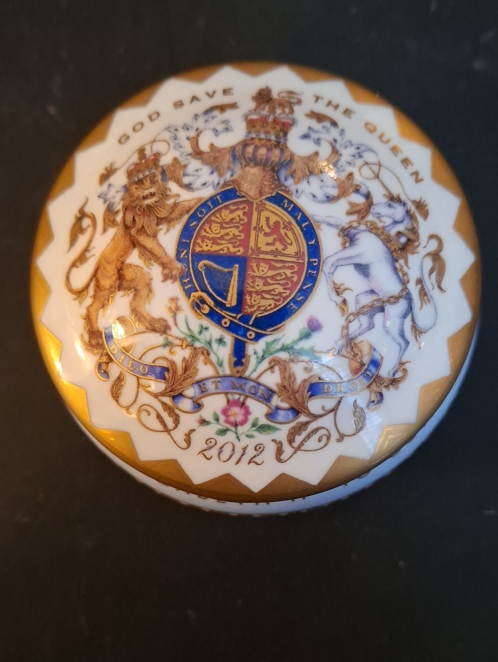 Royal Commemorative 2012 Porcelain Trinket Box - Buckingham Palace
